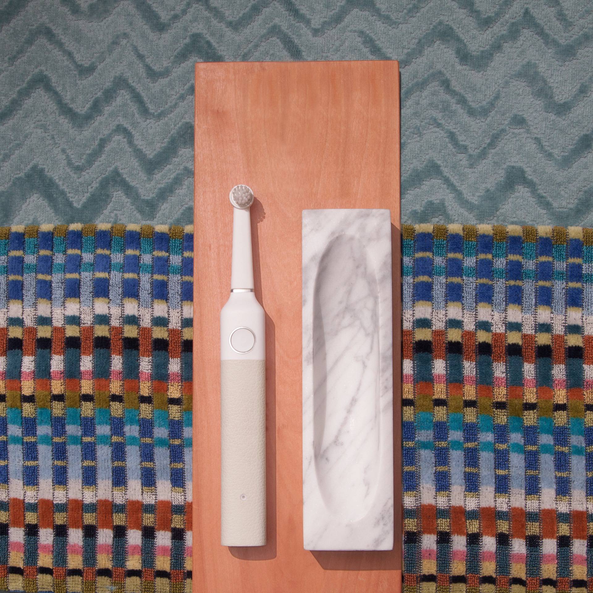 LUC_5_nosticker_square